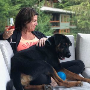 Meet your Posher, Leslie